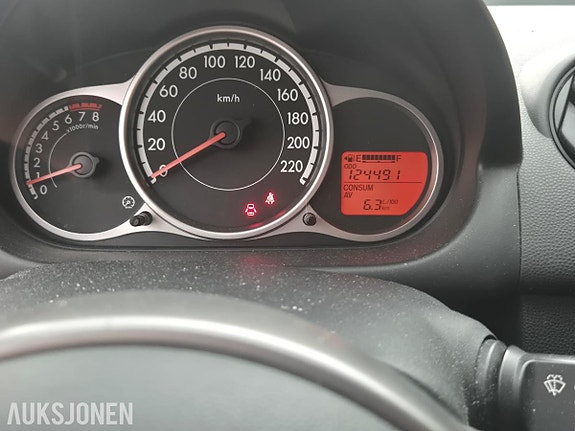 Mazda 2 12 of 15