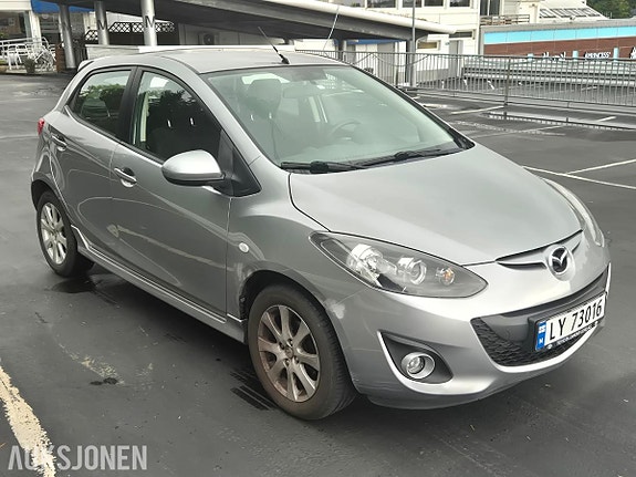 Mazda 2 3 of 15