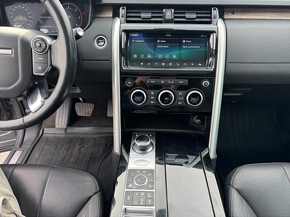 Land Rover Discovery 12 of 15