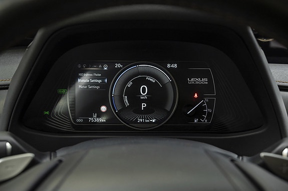 Lexus UX300e 12 of 25