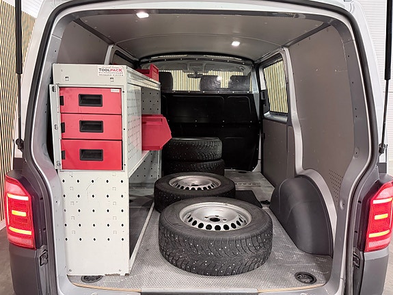 Volkswagen Transporter 16 of 30