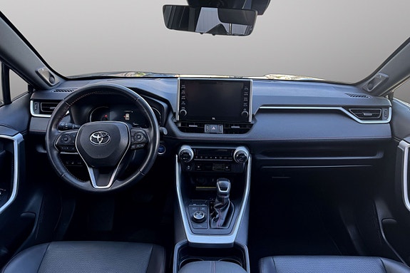 Toyota RAV4 Plug-in Hybrid 13 of 13