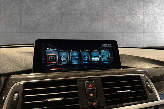BMW 330e 18 of 19