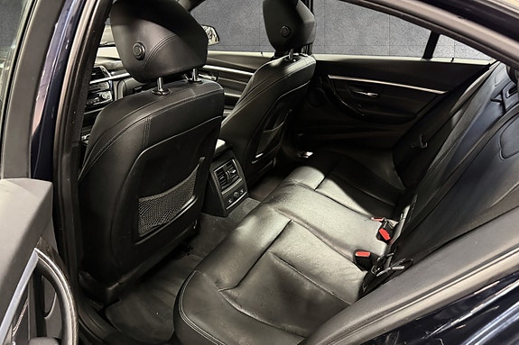 BMW 330e 7 of 19