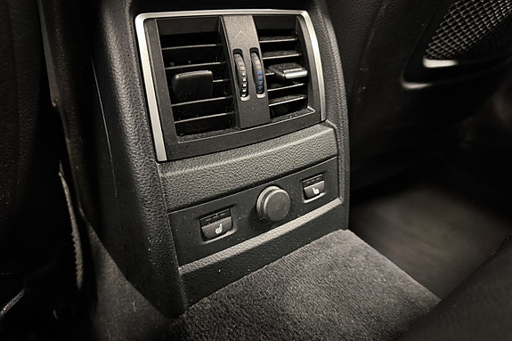 BMW 330e 8 of 19