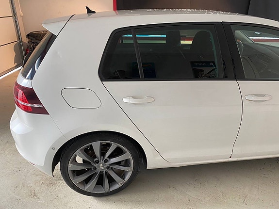 Volkswagen 5 of 30