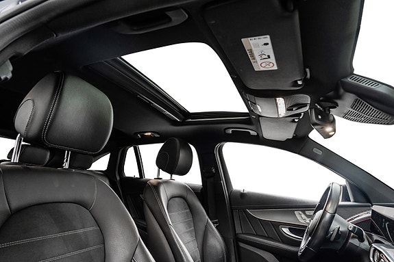 Mercedes-Benz EQC400 26 of 28