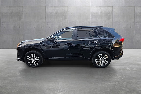 Toyota RAV4 2 of 22