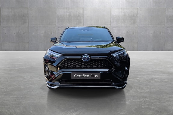 Toyota RAV4 8 of 22