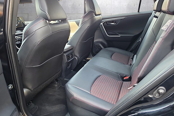 Toyota RAV4 16 of 22