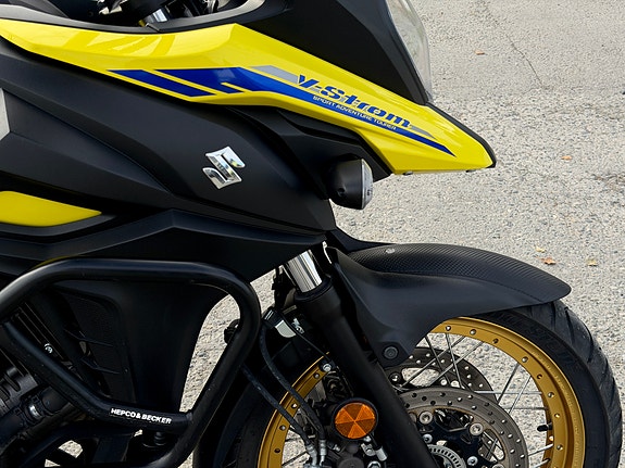 Suzuki DL 650 V-Strom XT 6 of 9