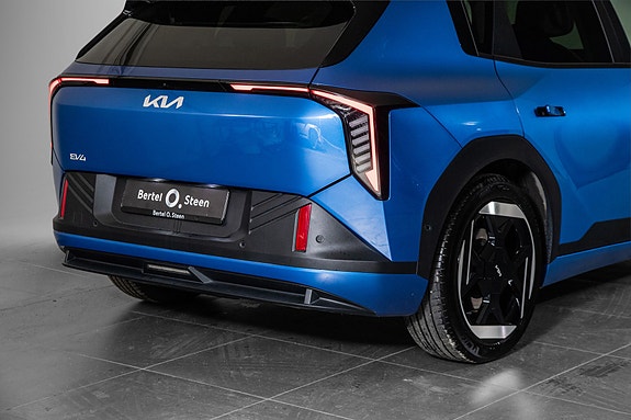 Kia EV4 8 of 27
