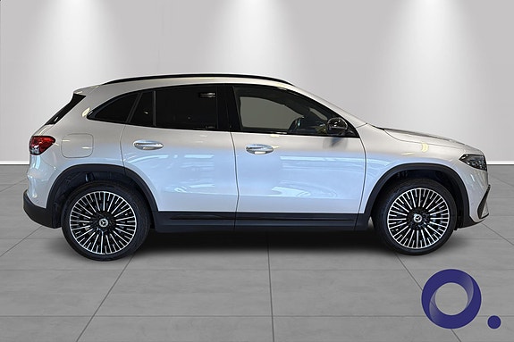 Mercedes-Benz EQA300 9 of 30
