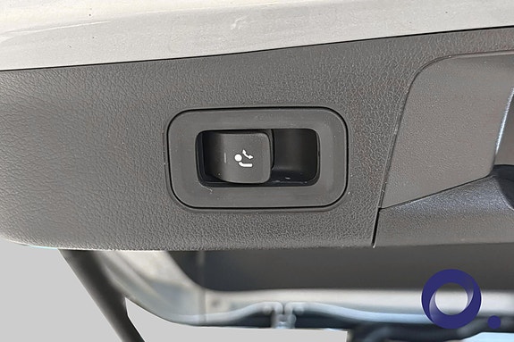 Mercedes-Benz EQA300 7 of 30