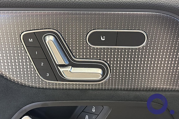 Mercedes-Benz EQA300 15 of 30