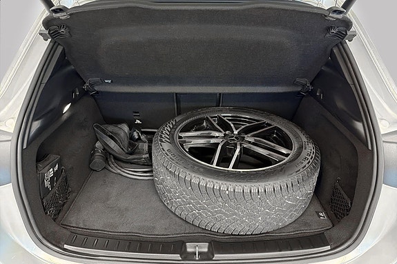 Mercedes-Benz EQA300 5 of 30
