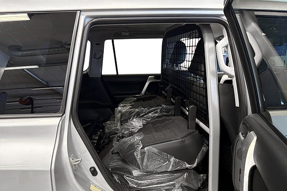 Toyota Land Cruiser 22 of 27