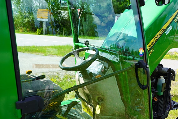 John Deere 2032R 15 of 15