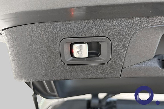Mercedes-Benz EQC400 7 of 30