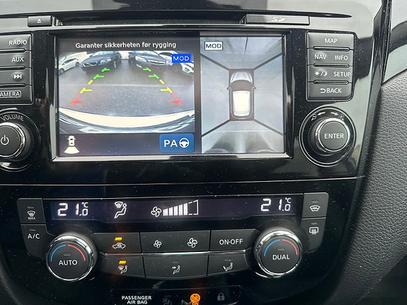 Nissan Leaf 13 of 16