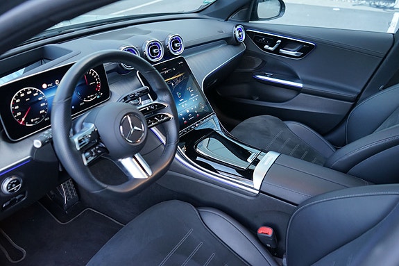 Mercedes-Benz C300 8 of 19