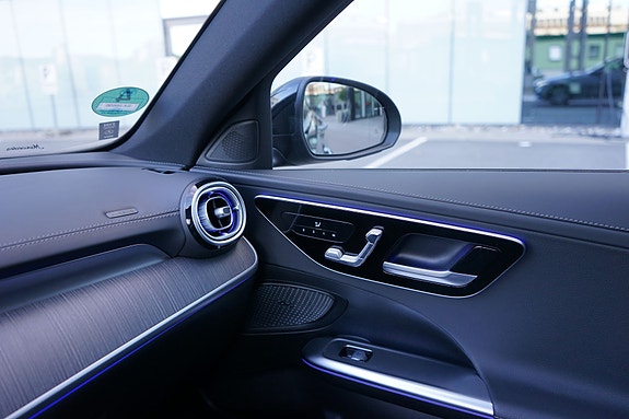 Mercedes-Benz C300 12 of 19