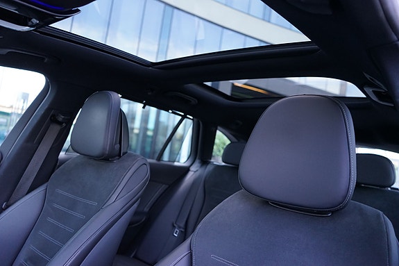 Mercedes-Benz C300 11 of 19