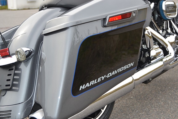 Harley-Davidson FLHXS 12 of 17