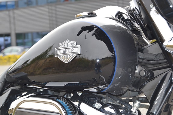 Harley-Davidson FLHXS 13 of 17