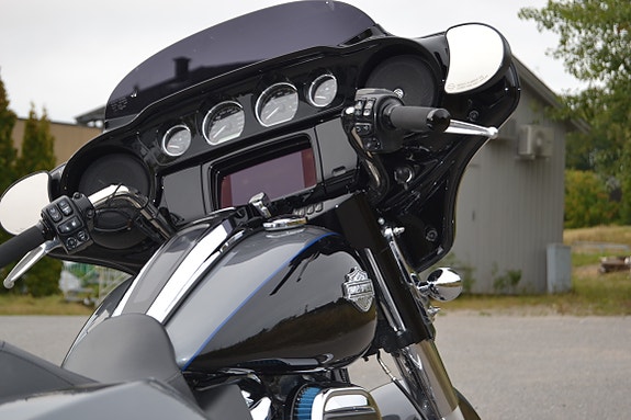 Harley-Davidson FLHXS 14 of 17