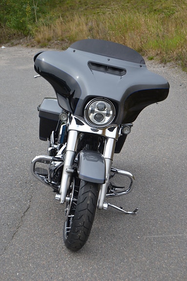 Harley-Davidson FLHXS 9 of 17