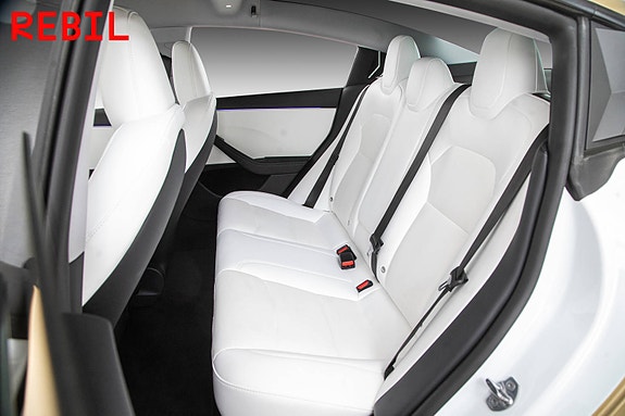 Tesla Model 3 10 of 27