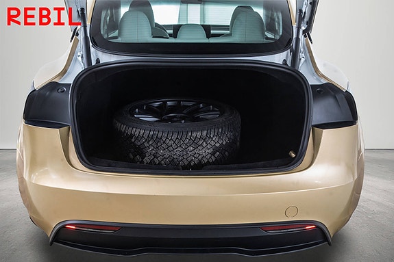 Tesla Model 3 24 of 27
