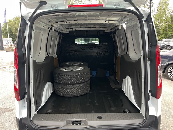Ford Transit Connect 14 of 30