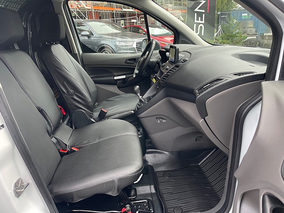 Ford Transit Connect 13 of 30