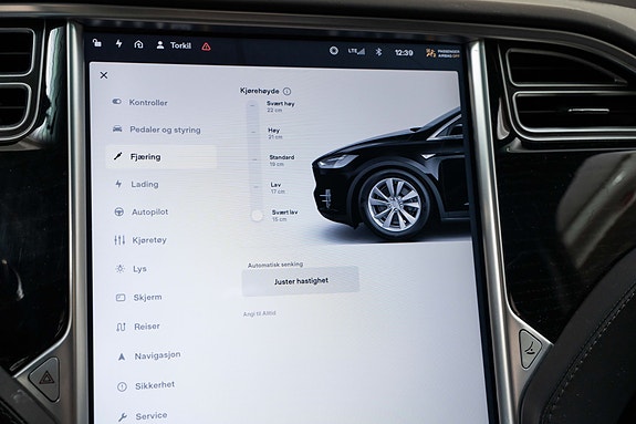 Tesla Model X 24 of 30
