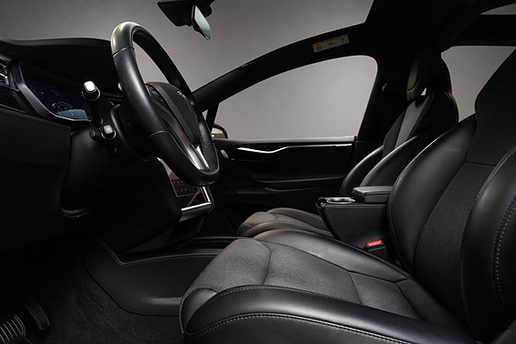 Tesla Model X 12 of 30