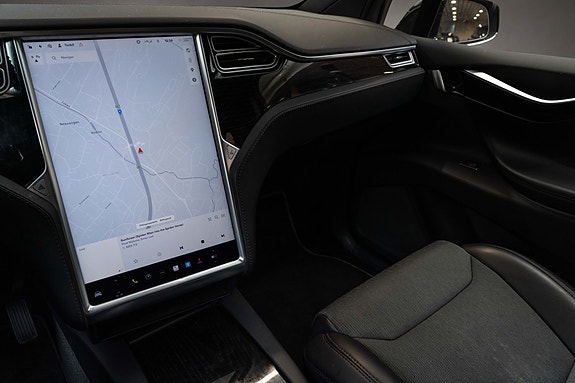 Tesla Model X 11 of 30