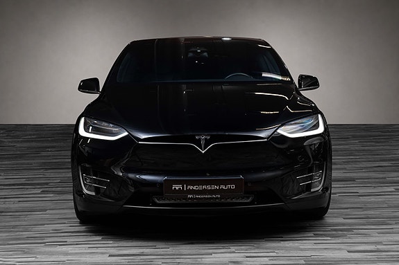 Tesla Model X 9 of 30
