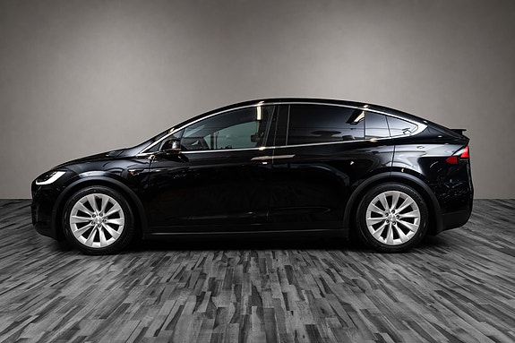 Tesla Model X 3 of 30