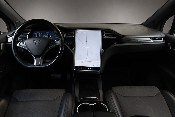 Tesla Model X 10 of 30