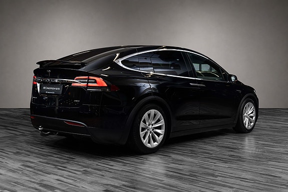 Tesla Model X 6 of 30