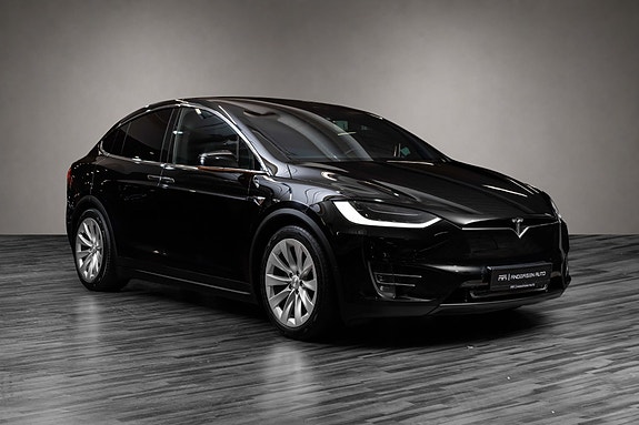Tesla Model X 8 of 30
