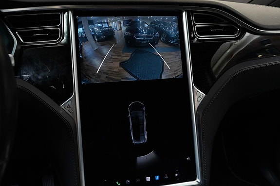 Tesla Model X 29 of 30