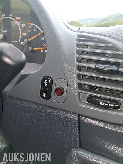 Mercedes-Benz Sprinter 15 of 30