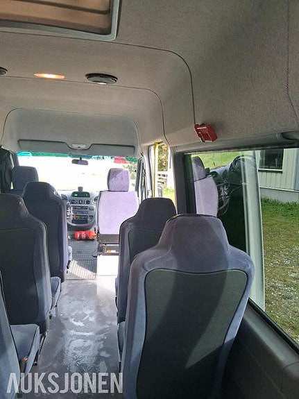Mercedes-Benz Sprinter 29 of 30