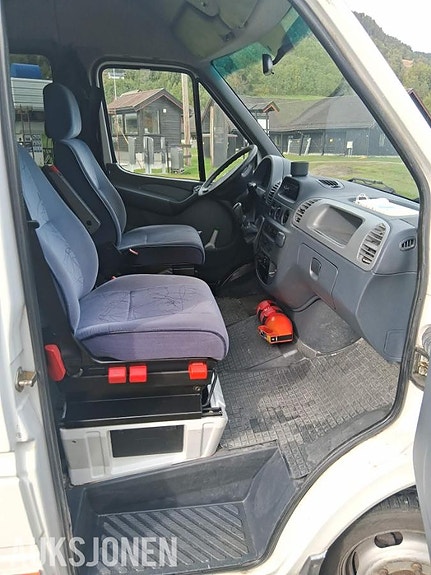 Mercedes-Benz Sprinter 11 of 30