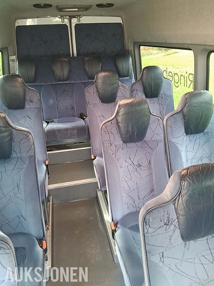 Mercedes-Benz Sprinter 21 of 30