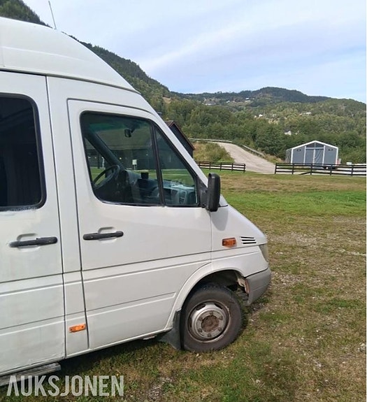 Mercedes-Benz Sprinter 3 of 30