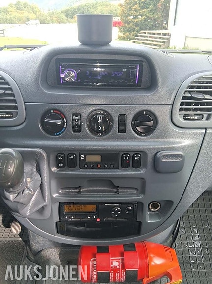Mercedes-Benz Sprinter 30 of 30